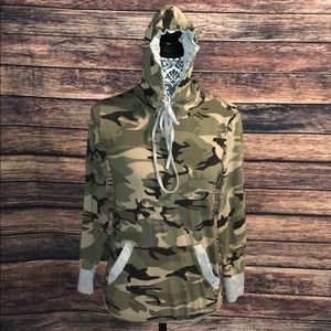 Camo fitted hoodie